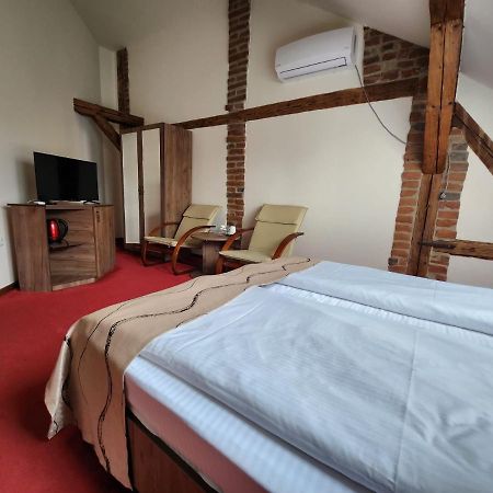 Antique Aparthotel Alba Iulia Zewnętrze zdjęcie