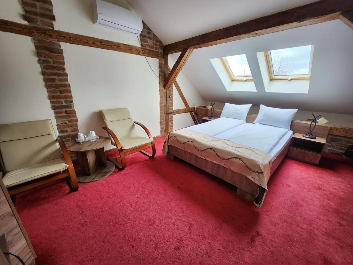 Antique Aparthotel Alba Iulia Zewnętrze zdjęcie