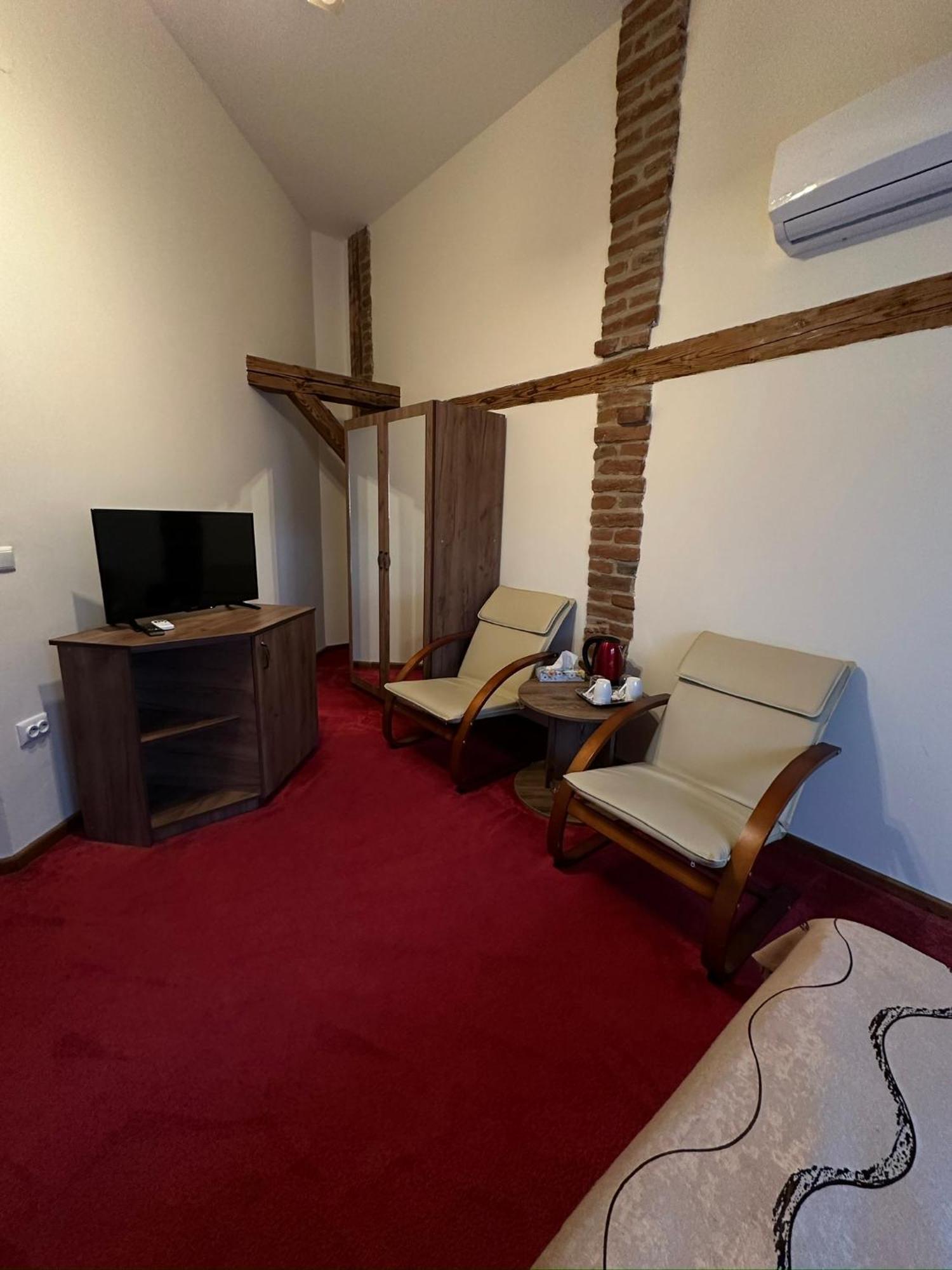Antique Aparthotel Alba Iulia Zewnętrze zdjęcie