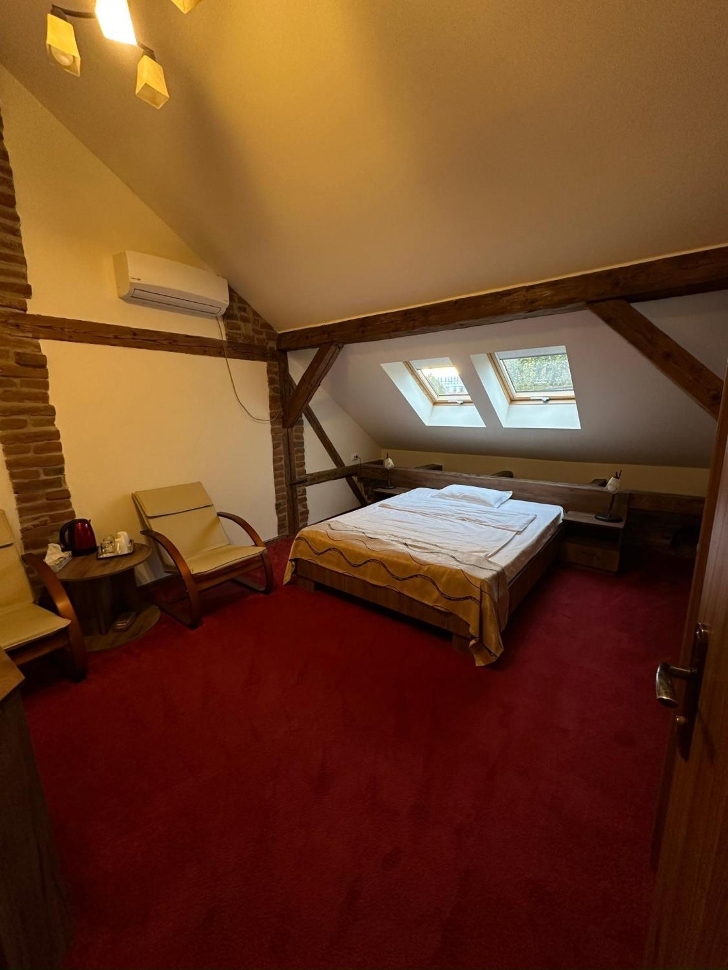Antique Aparthotel Alba Iulia Zewnętrze zdjęcie