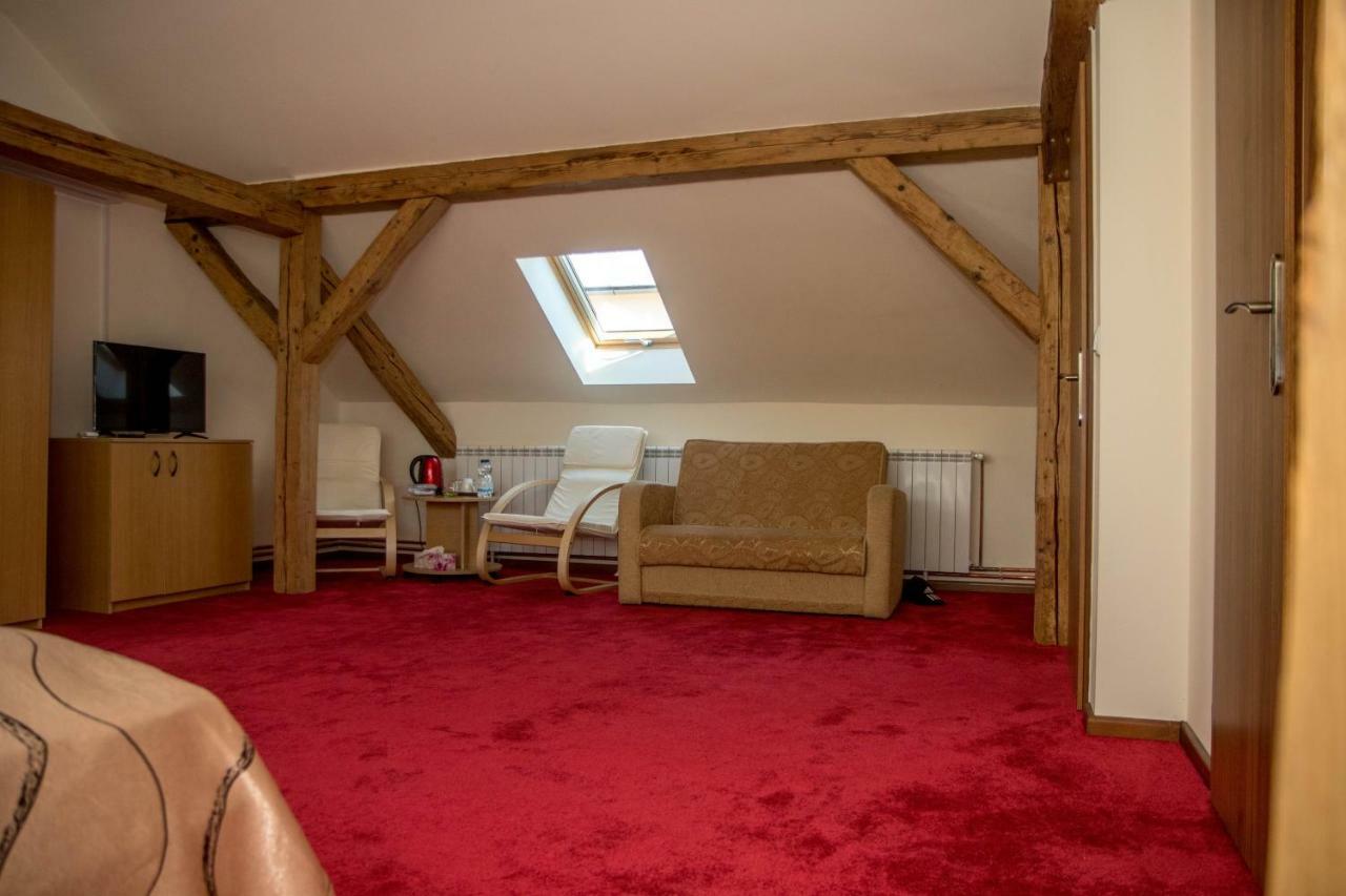 Antique Aparthotel Alba Iulia Zewnętrze zdjęcie